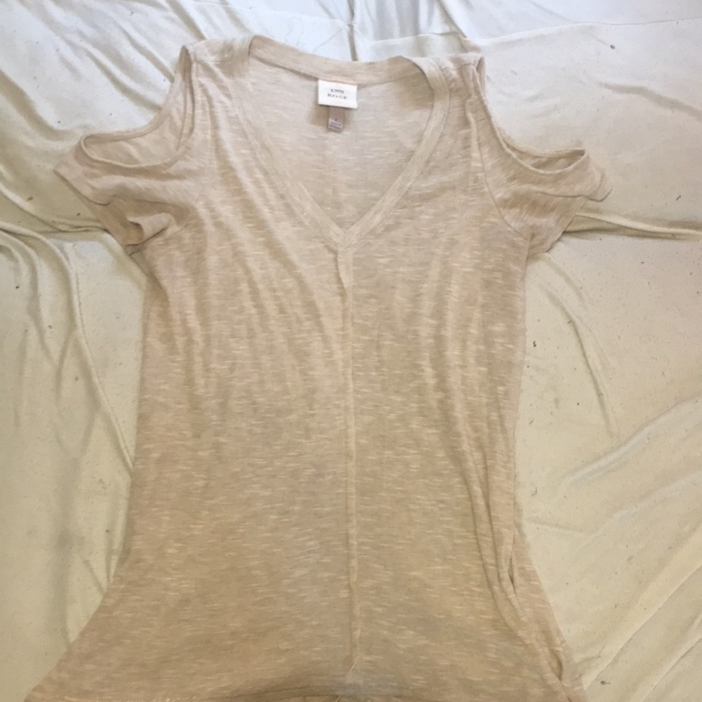 Small tan cut shoulders